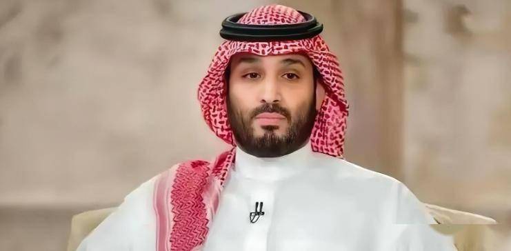 沙特正式表态了!你没听错,全球最大的石油出口国之一,沙特阿拉伯,竟然决定放弃每桶原油价格100美元的目标,准备增产