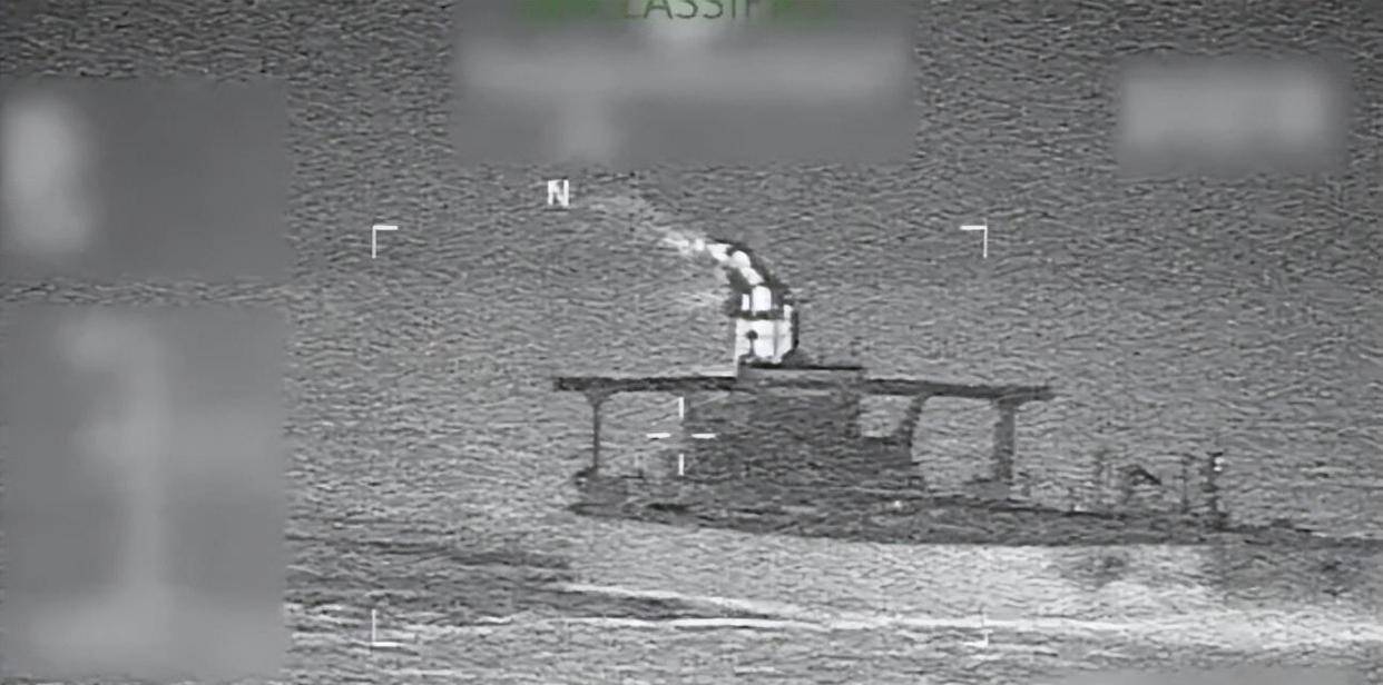 美军直接在公海登船扣押俄油轮，连掩饰都不做了？就因这批原油要卖给中国？