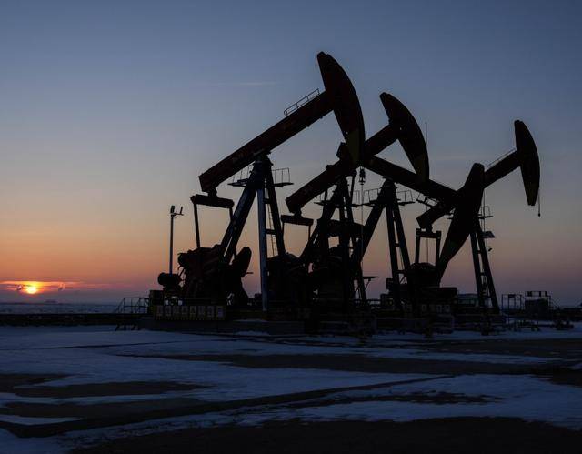 多国拒绝参与护航，原油供应风险加剧 布伦特油价直逼105美元