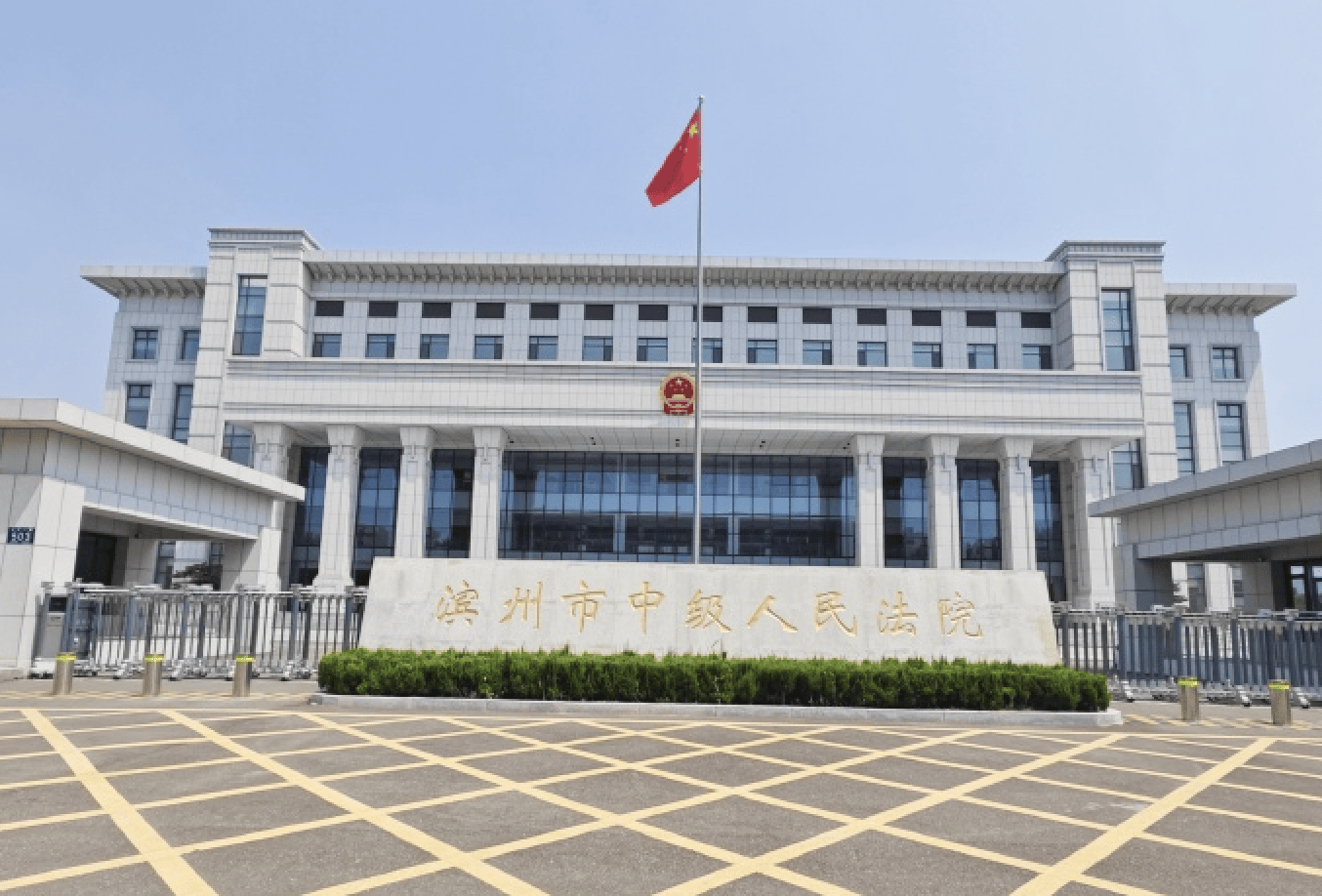 山东22岁男子因感情纠纷杀害大12岁女友被判死缓，被害女子家属已申请抗诉